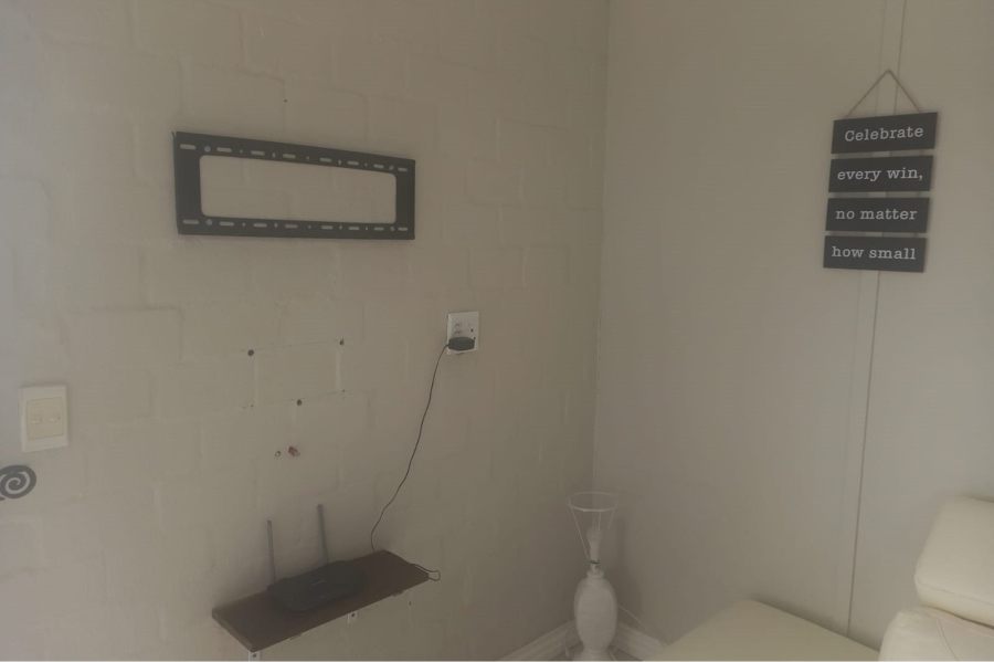 2 Bedroom Property for Sale in Blue Lagoon Western Cape